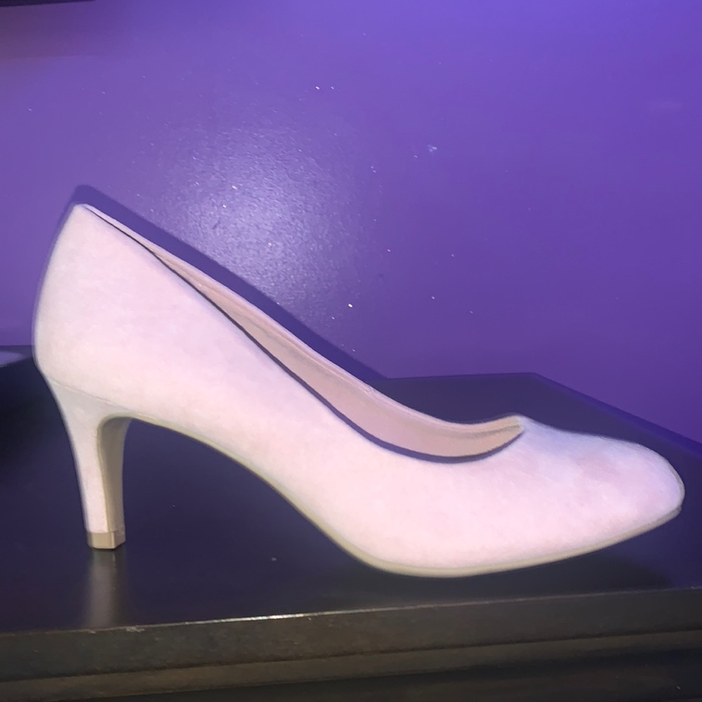 Size 7, Nude Pink, Suede Delflex Comfort Heels